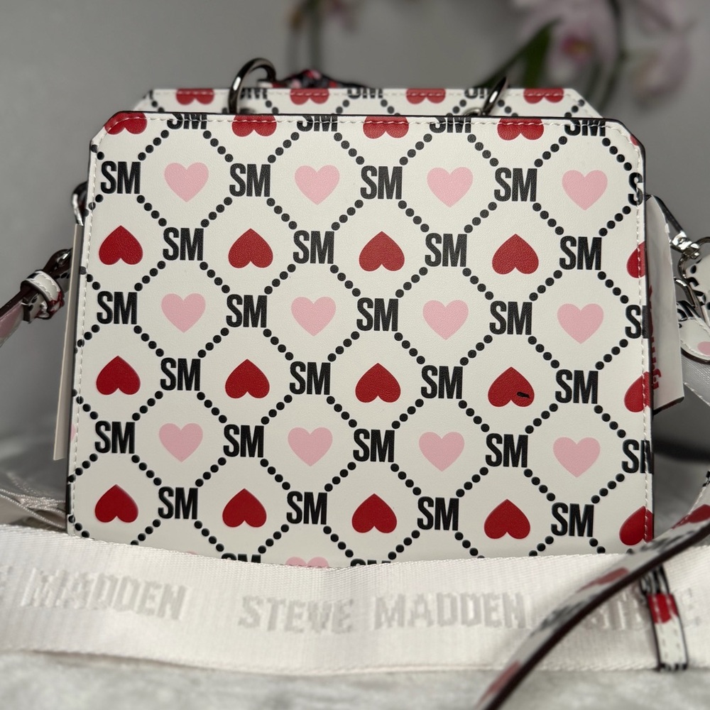 Steve Madden Valentine’s Day Hearts white crossbody purse bevelyn handbag - Picture 11 of 12
